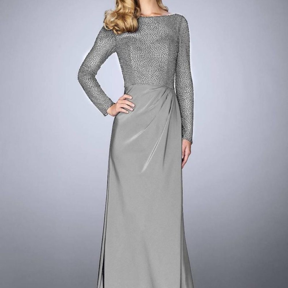 NWT La Femme Beaded  Mother of the Bride Dresses Platinum size 2